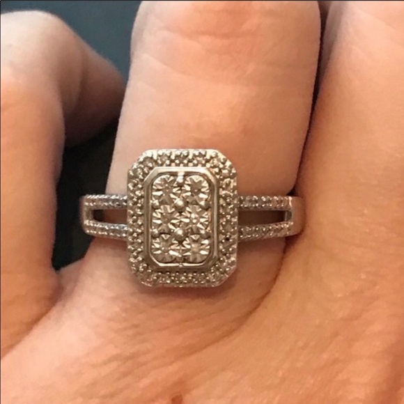 Kay Jewelers Diamond Ring - Picture 3 of 3